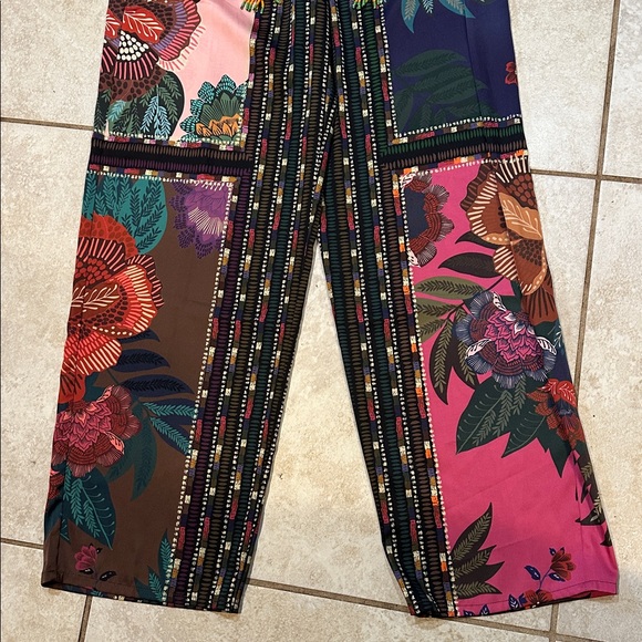 NEW! House of Harlow Scarf Print Satin Pull on Floral Print Pants M Boho - Picture 8 of 9